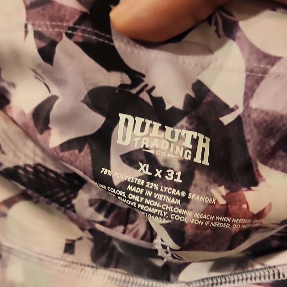 Duluth Trading Co Black and Purple Patterned Leggings XL X31 EUC - Picture 2 of 2